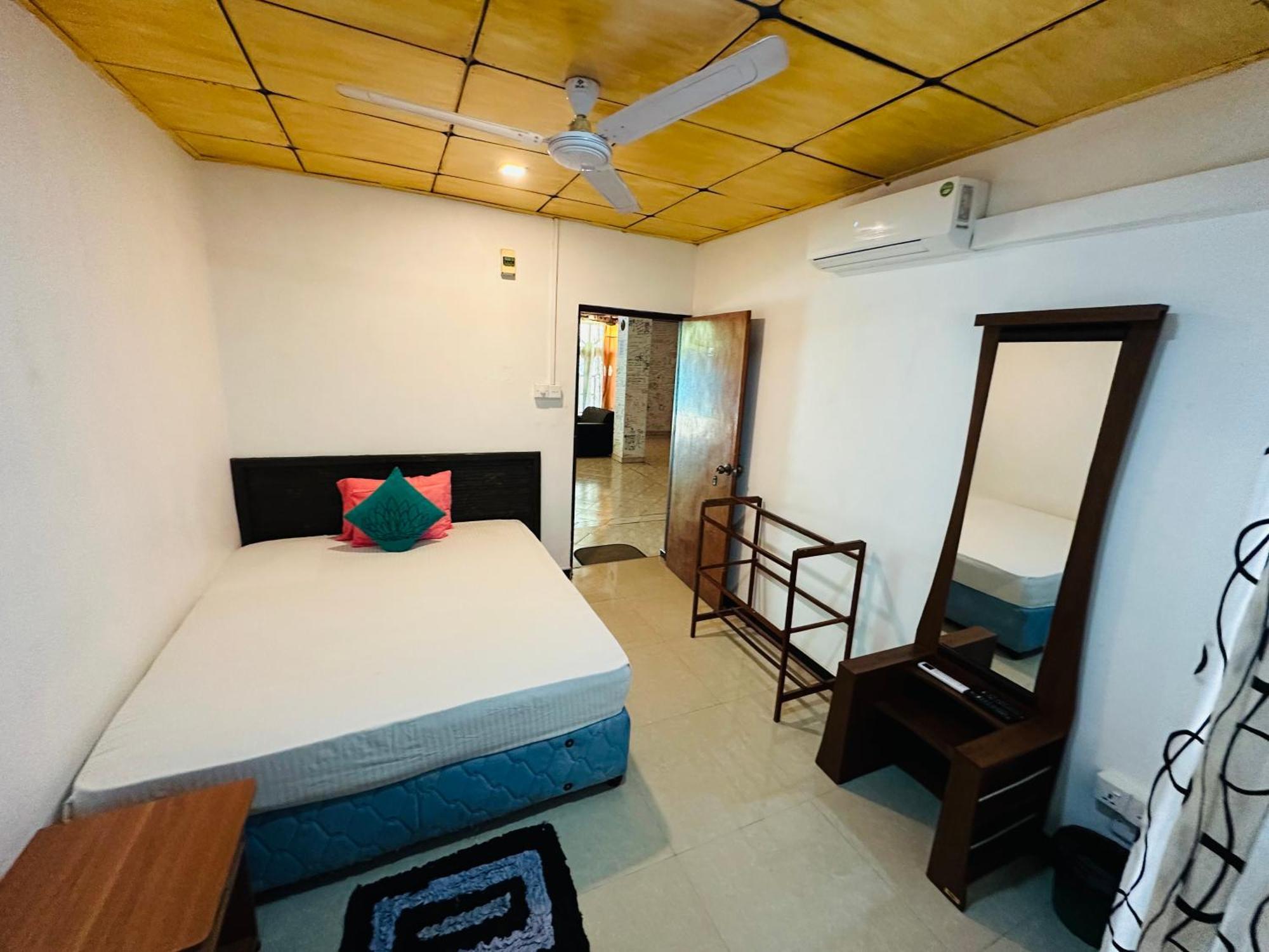 Tishan Holiday Resort Полоннарува Номер фото