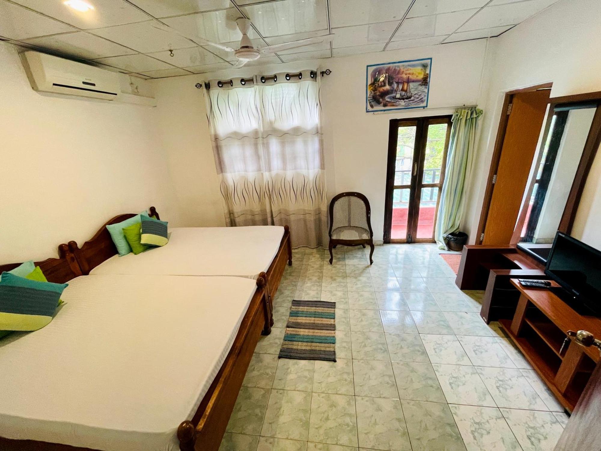 Tishan Holiday Resort Полоннарува Номер фото