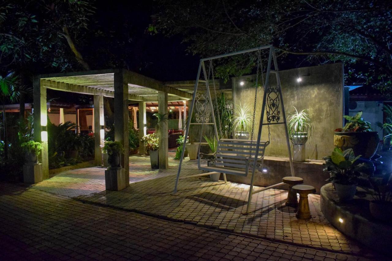 Tishan Holiday Resort Полоннарува Экстерьер фото